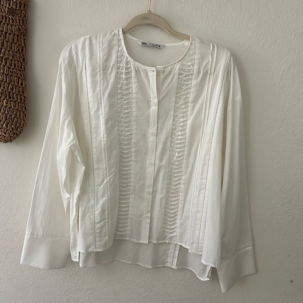 Zara women’s button down shirt Size L